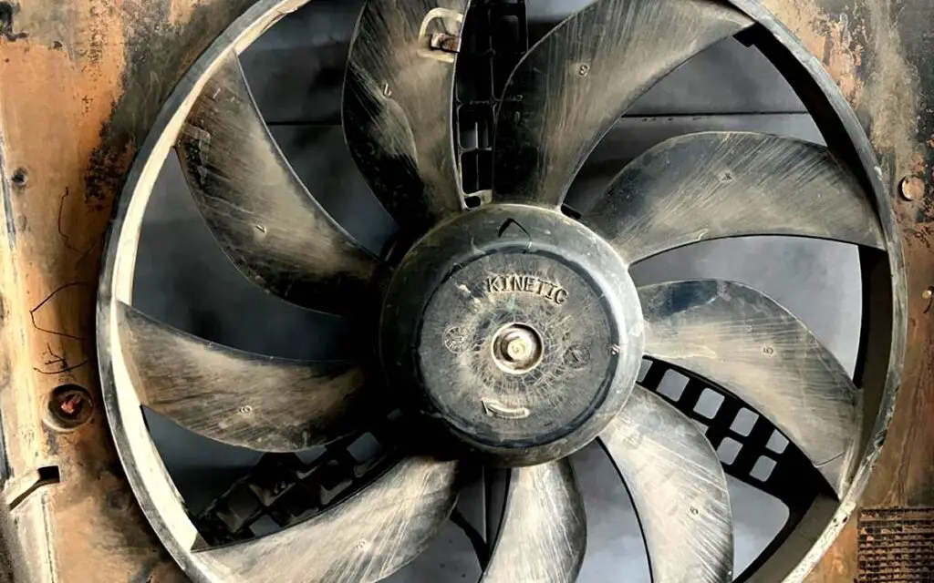 Engine fan in my car stays on after I turn off the ignition (Must Read